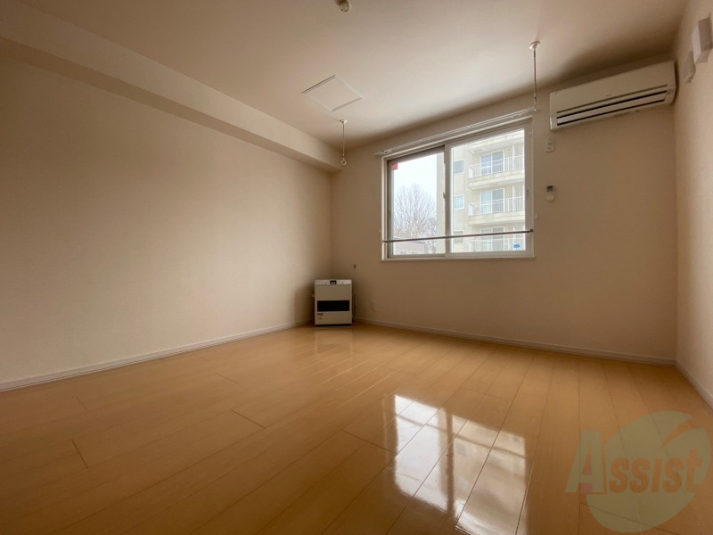 居室・リビング　広くてキレイなお部屋が広がっていて、充実した生活が送れそう。