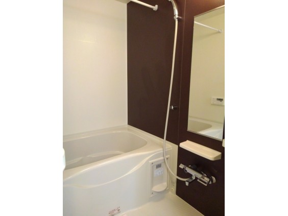 バス・シャワールーム　便利な追焚機能、浴室乾燥機付き