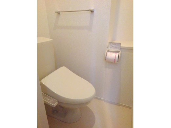 トイレ　温水洗浄便座