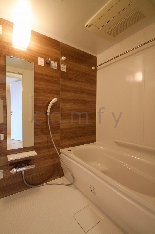 バス・シャワールーム　バスルーム