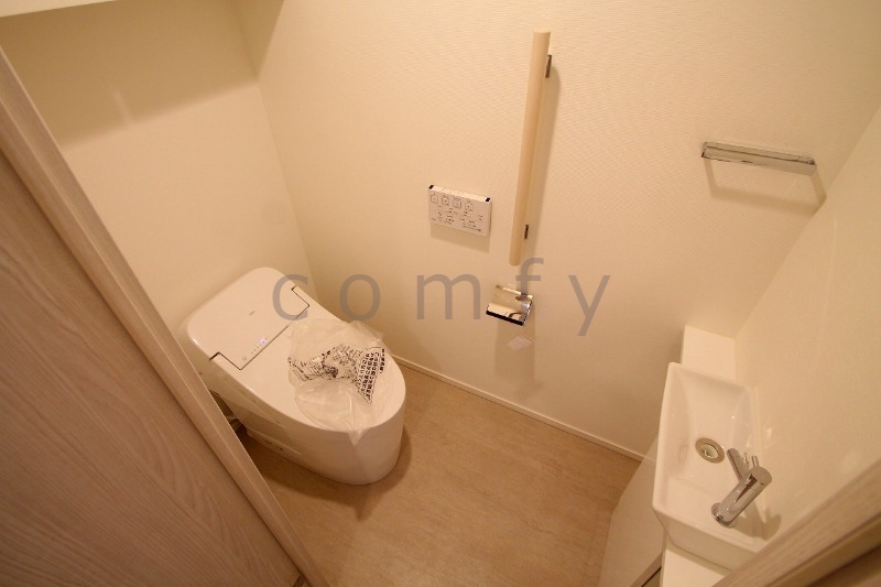 トイレ　ウォシュレット付きトイレ