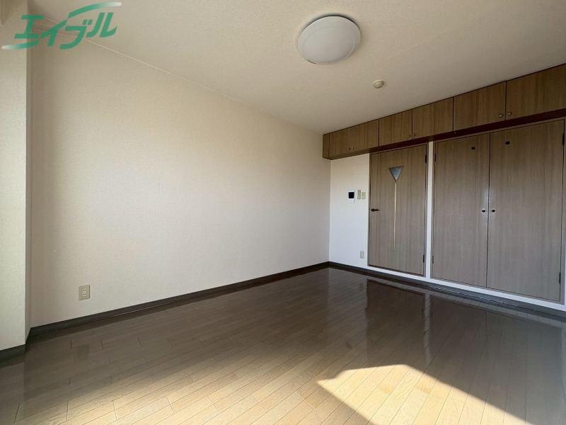 居室・リビング　同物件別室画像