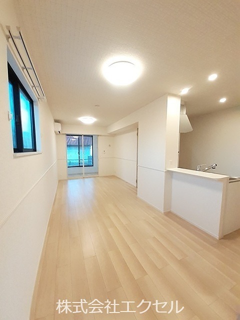 居室・リビング　フローリングの室内です。