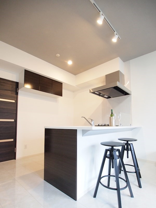 キッチン　キッチンは人気のカウンタータイプ。