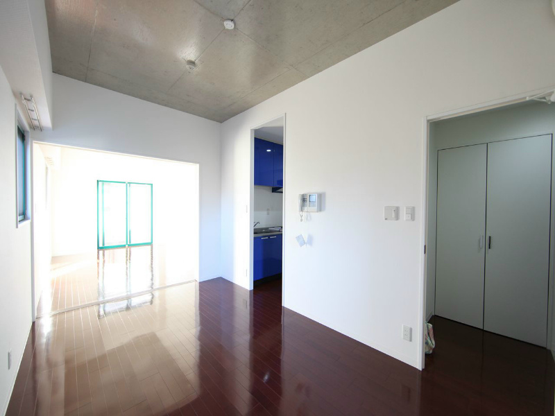 バルコニー　ＬＤＫ10.5帖　洋室10.4帖つなげても仕切って使えます