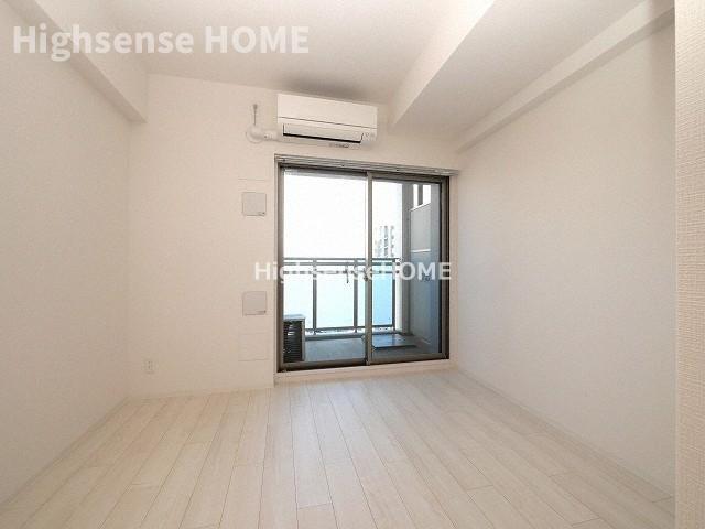 居室・リビング　こちらの居間で趣味の時間をお楽しみください