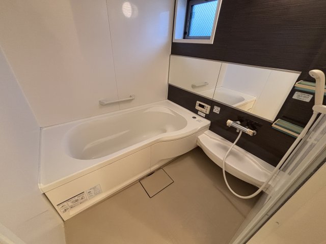 バス・シャワールーム　ゆったり過ごせるお風呂です