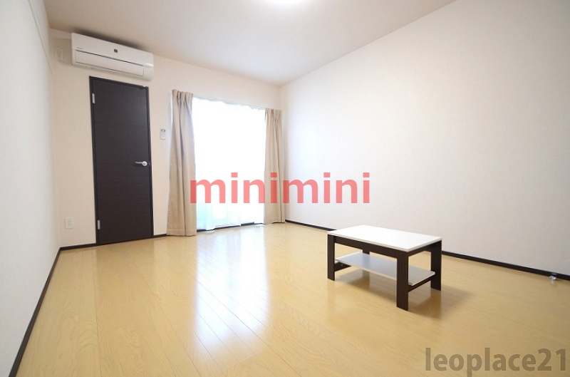 居室・リビング　※同タイプ参考写真の為、実際とは異なる場合がございます。