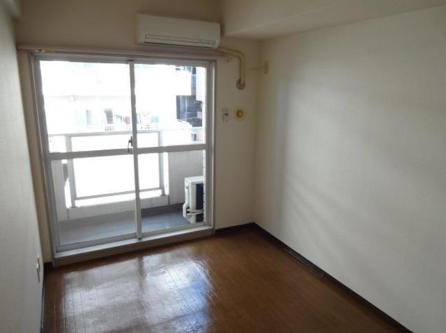 居室・リビング　きれいなお部屋です