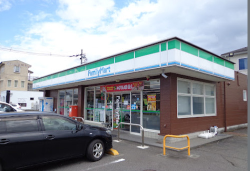 コンビニ　ファミリーマート 神中2丁目店（コンビニ）まで790m
