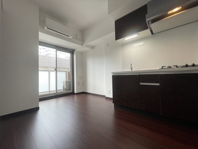 居室・リビング　ORSUS新大阪　リビング