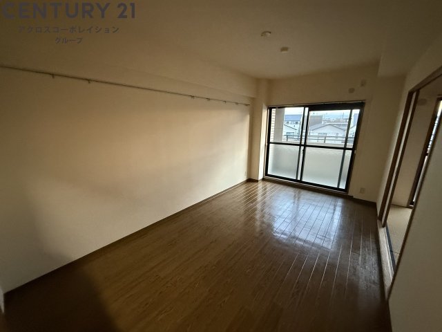 居室・リビング　南向きで日当たり良好なリビングです。