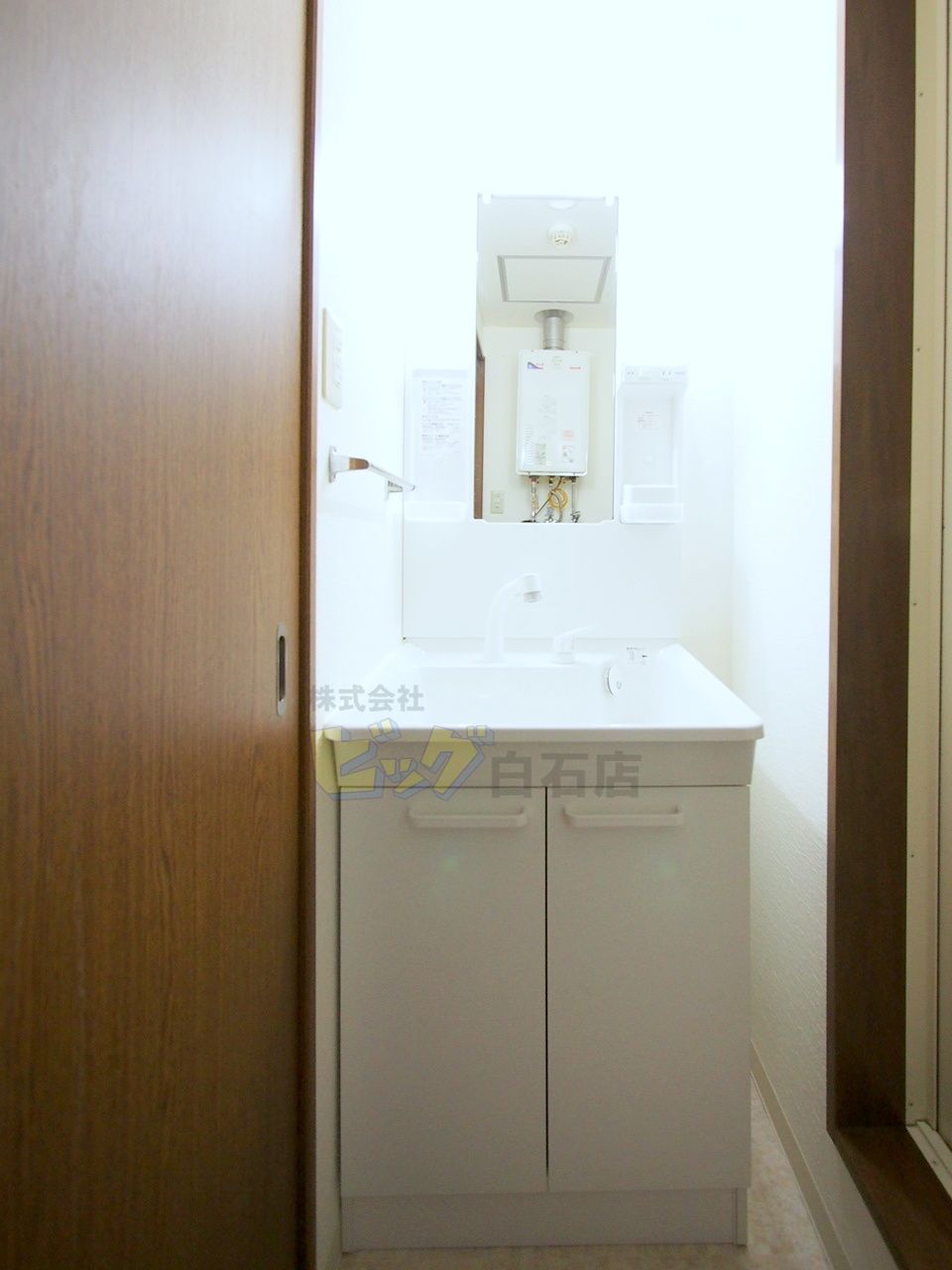 洗面設備　シャンプードレッサー完備♪