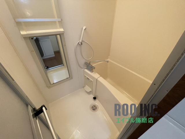 バス・シャワールーム　写真は反転のお部屋です