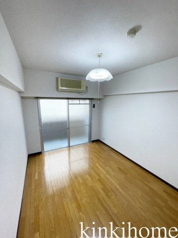 居室・リビング　写真は別のお部屋のものでございます