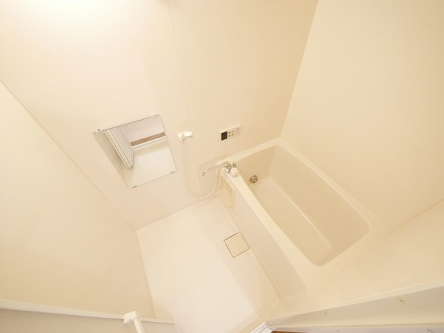 バス・シャワールーム　★鏡付のお風呂も嬉しいですね★