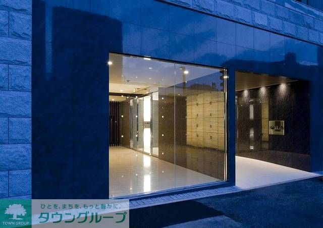 エントランス　オートロック付きで安心のセキュリティー