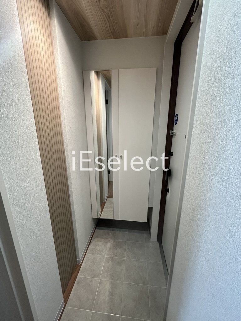 玄関　※同仕様の画像の為、実際とは異なります