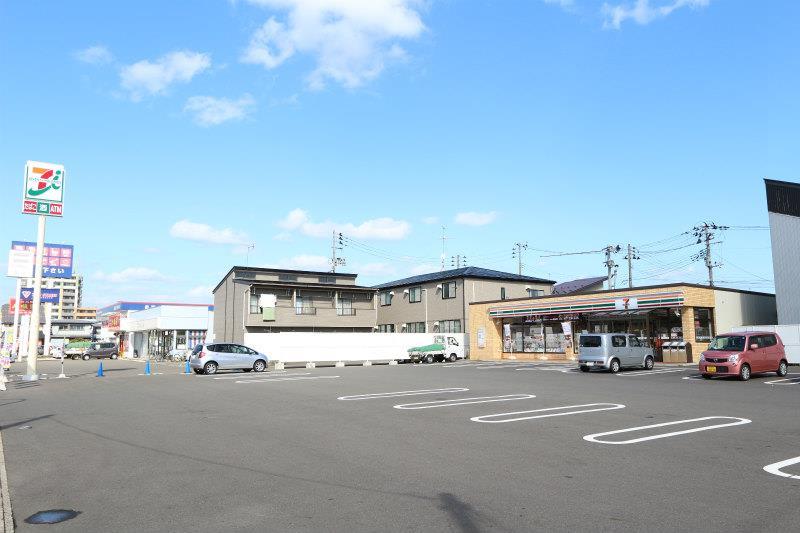 コンビニ　セブンイレブン秋田広面店（コンビニ）まで300m