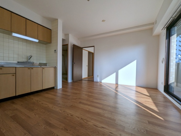 居室・リビング　南向きで明るいリビング