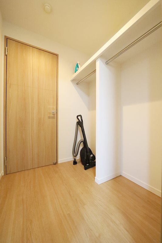 収納　ウォークスルークローゼット