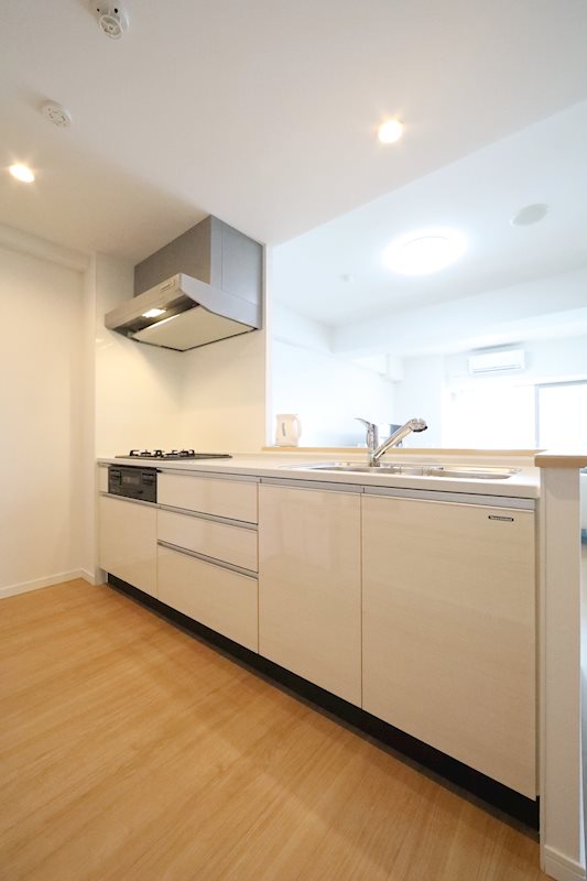 キッチン　カウンターキッチン　システムキッチン（ガス3口＋グリル）