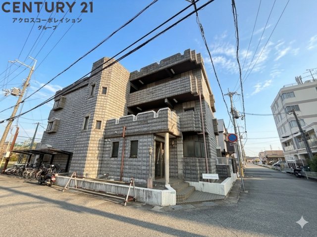 建物外観　オートロックで外部の人間が簡単に出入りできないため安心です。