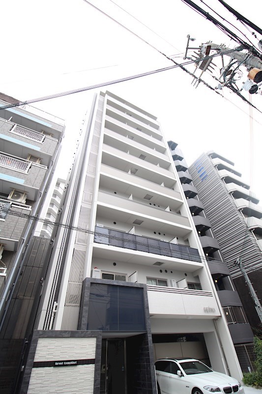 建物外観　鉄筋コンクリート造りのマンションです