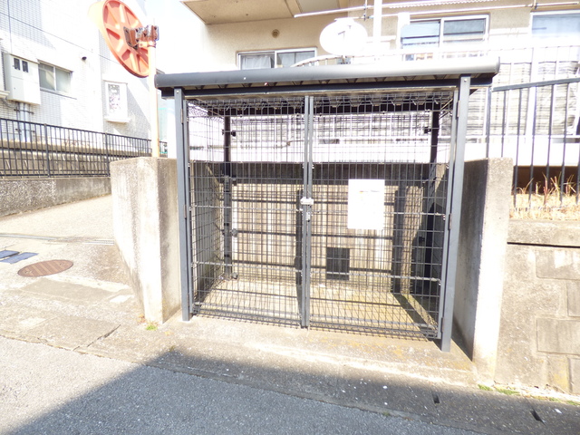 その他共有部分　ごみ収集場もしっかりありますよ♪