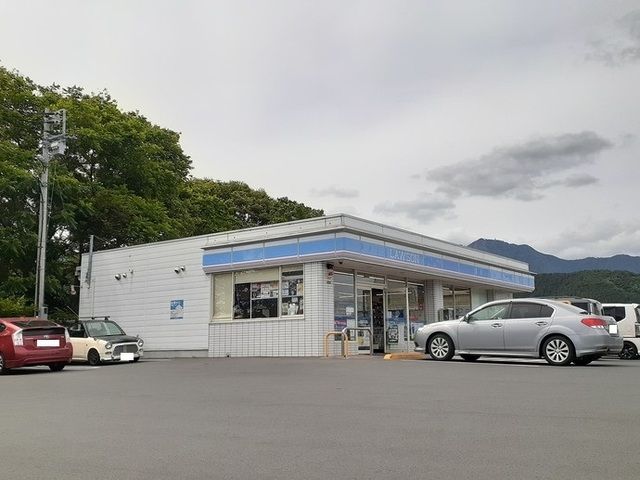 コンビニ　ローソン富士見バイパス店（コンビニ）まで700m