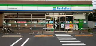コンビニ　ファミリーマート世田谷弦巻五丁目店（コンビニ）まで348m
