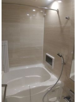 バス・シャワールーム　コンパクトで使いやすいお風呂です