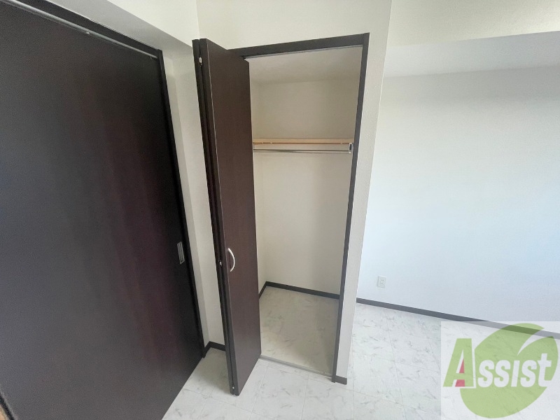 収納　寝室の収納です。部屋がすっきり片付きます。