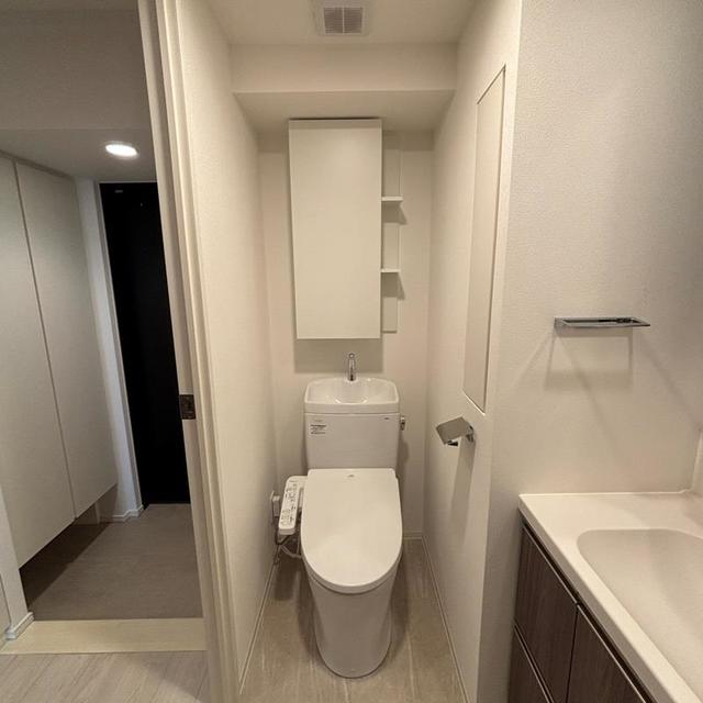 トイレ　※写真は同タイプ住戸です。