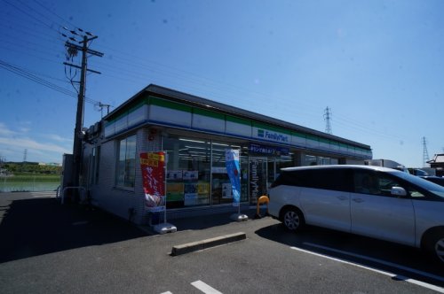 コンビニ　ファミリーマート 木津大谷店（コンビニ）まで521m