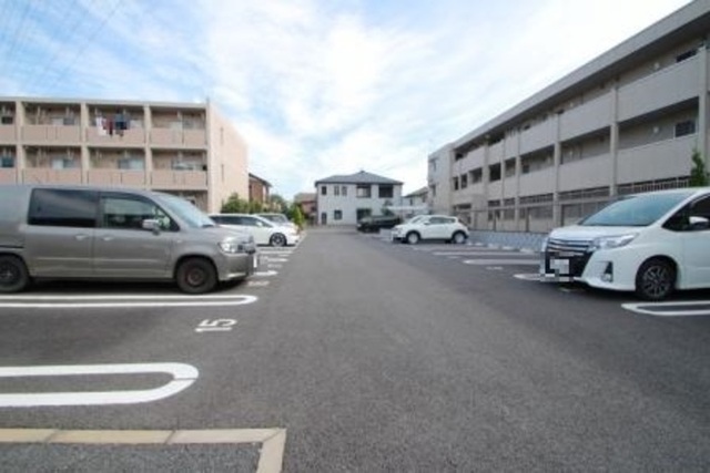駐車場　駐車場