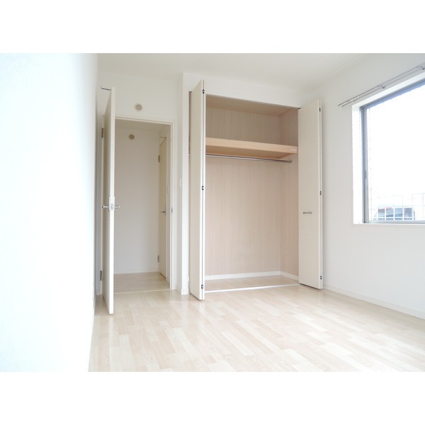 収納　お洋服が多い方でも楽々収納できます