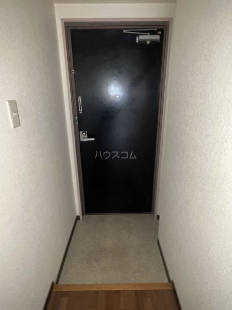 新田第5中島ハイツの玄関写真