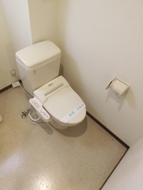 トイレ　シャワートイレも標準装備。