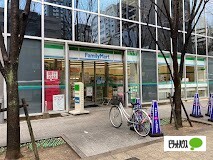 コンビニ　ファミリーマート本町橋店（コンビニ）まで184m