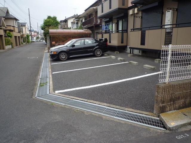 駐車場　敷地内駐車場
