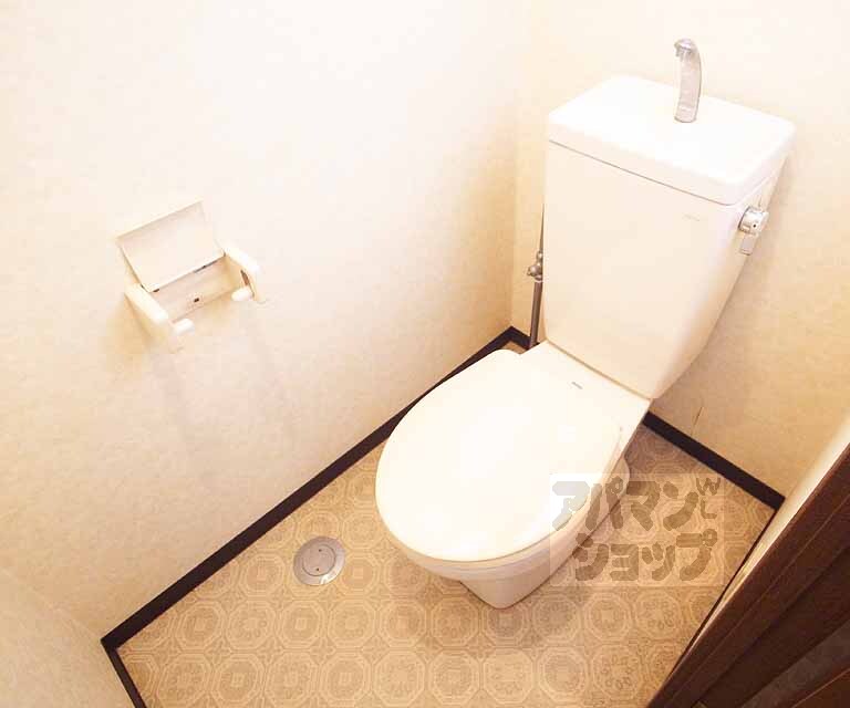 トイレ　シンプルなトイレです