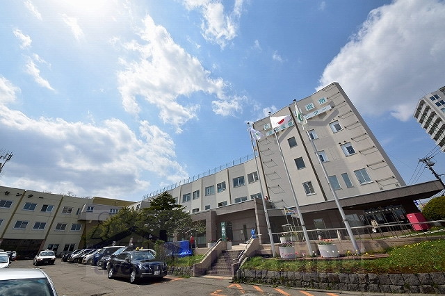 役所　札幌市豊平区役所（役所）まで1094m
