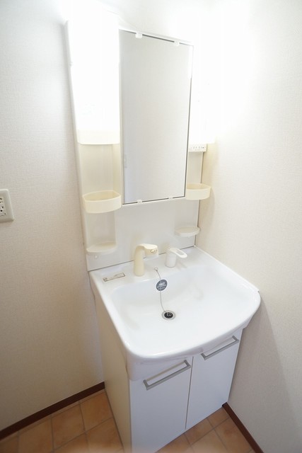 洗面設備　※別部屋の参考写真です。
