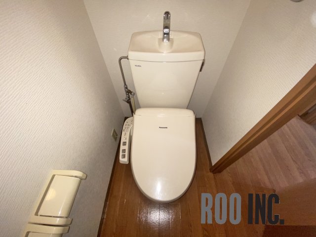 トイレ　写真は反転のお部屋です