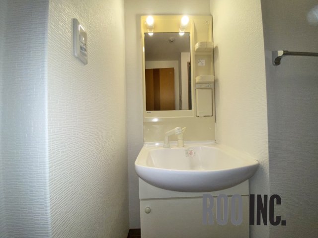 洗面設備　写真は反転のお部屋です