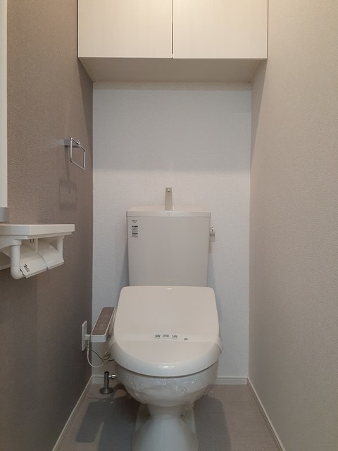 トイレ　落ち着いた色調のトイレです！