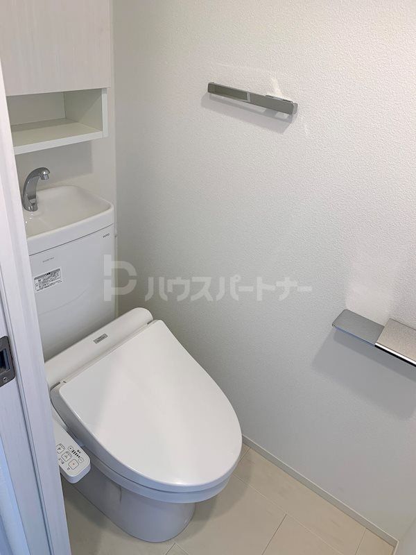 都営大江戸線 月島駅 徒歩6分 9階建 築6年のトイレ写真