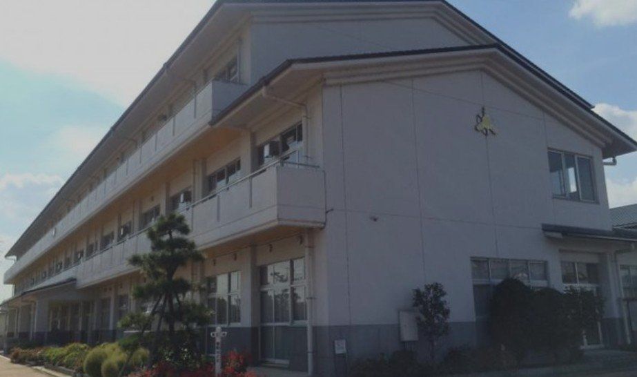 小学校　野田市立関宿小学校（小学校）まで910m