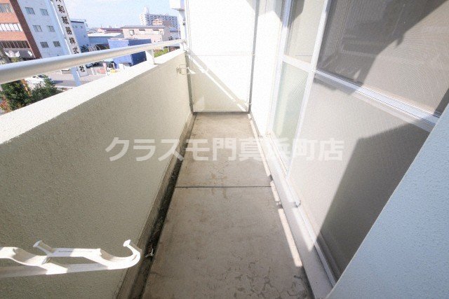バルコニー　(参考)同マンション同間取り他部屋の写真